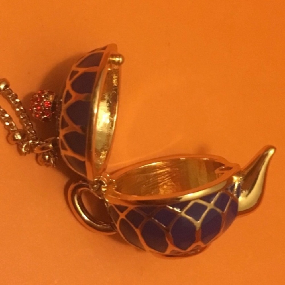 Kate Spade Tea Pot ☕️ Tea Time Locket - Picture 5 of 6